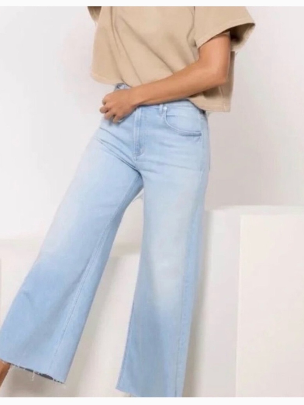 *OAT NEW YORK* Light Wash Wide Leg Denim Jeans w/ Frayed Hem Size 2 / 26